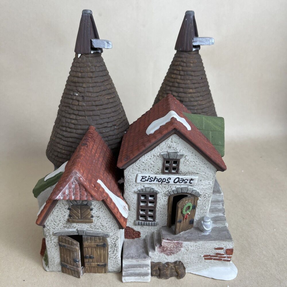 Dept 56 Dickens Heritage Village Bishops Oast House #5567-0 w/Box & Light